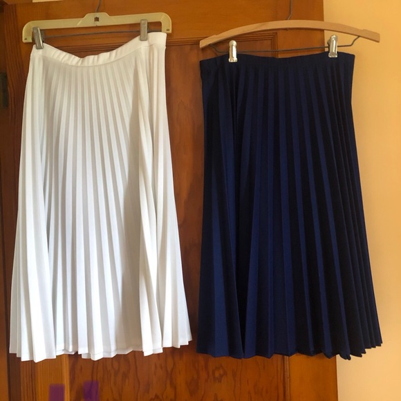 Pleated skirts - Picture 4 of 5